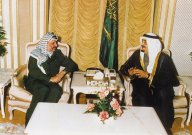 King Fahd receives Palestinian leader Yasser Arafat Click to view high resolution version